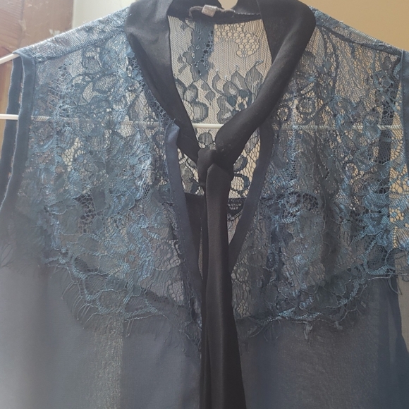 Top - Picture 2 of 3